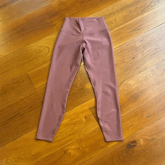 ALO Yoga 7/8 High Waist Air Lift Legging Soft Mulberry - Picture 6 of 13
